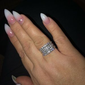 14kt white gold diamond band ring